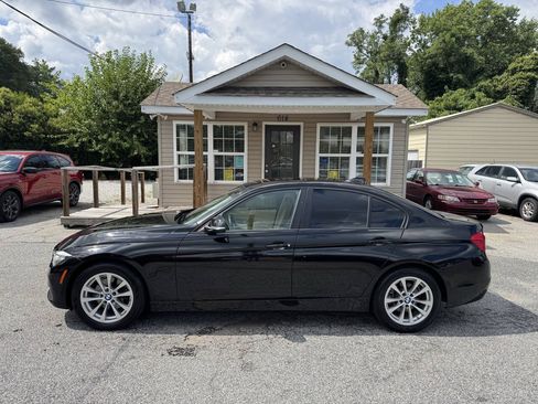 Used 2016 BMW 320i Sedan RWD image 3