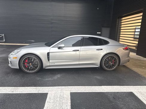 Certified 2022 Porsche Panamera GTS AWD/4WD image 2
