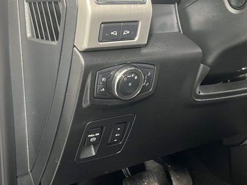 Used 2020 Ford F150 Platinum w/ Equipment Group 701A Luxury image 17