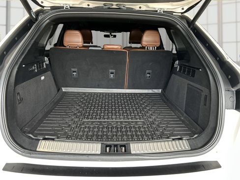 Used 2021 Lincoln Nautilus Reserve w/ Cargo Utility Package AWD/4WD image 12