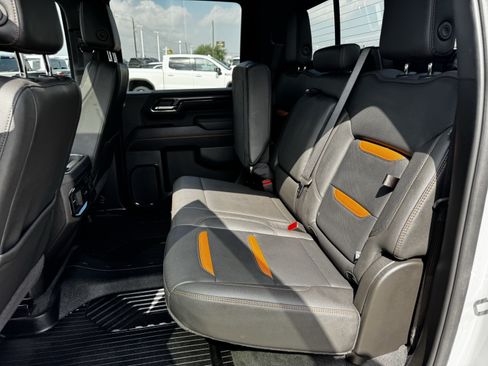 Used 2024 GMC Sierra 2500 AT4 w/ AT4 Preferred Package AWD/4WD image 30