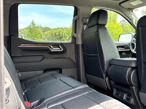 Used 2024 Chevrolet Silverado 1500 LT w/ Safety Package AWD/4WD image 10