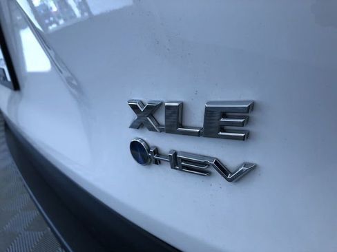 Used 2025 Toyota RAV4 XLE AWD/4WD image 16