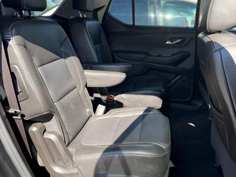 Used 2021 Chevrolet Traverse RS FWD image 15