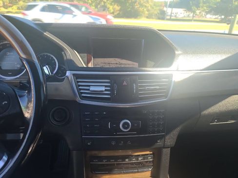 Used 2011 Mercedes-Benz E 350 4MATIC Sedan image 16
