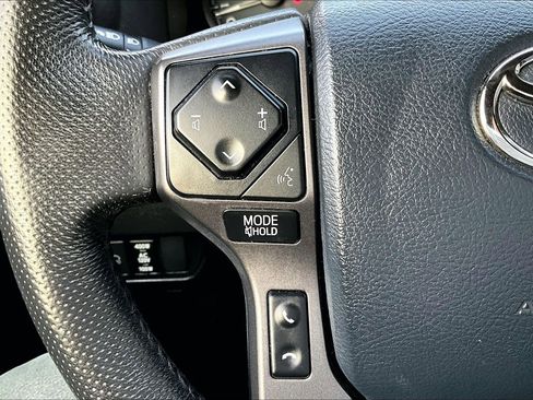 Used 2020 Toyota Tacoma TRD Off-Road w/ Technology Package image 17