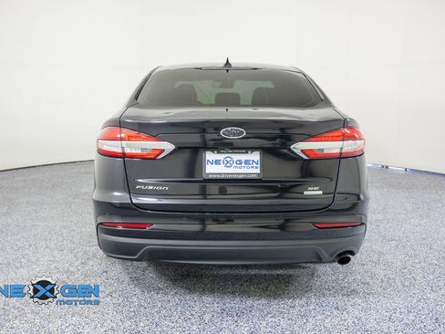 Used 2020 Ford Fusion SE FWD image 6