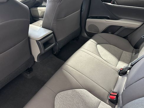 Used 2019 Toyota Camry LE image 12