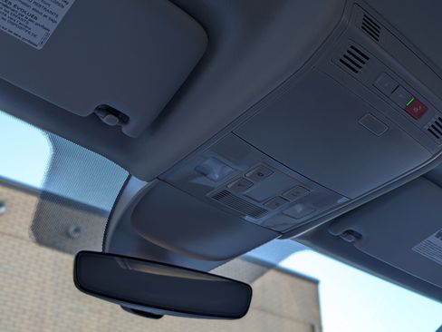 Used 2024 Volkswagen Taos SE image 30