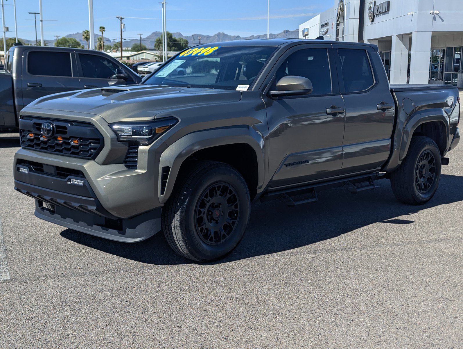 Used 2025 Toyota Tacoma TRD Sport AWD/4WD image 5