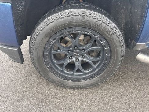 Used 2018 Chevrolet Silverado 1500 LT w/ All Star Edition image 9