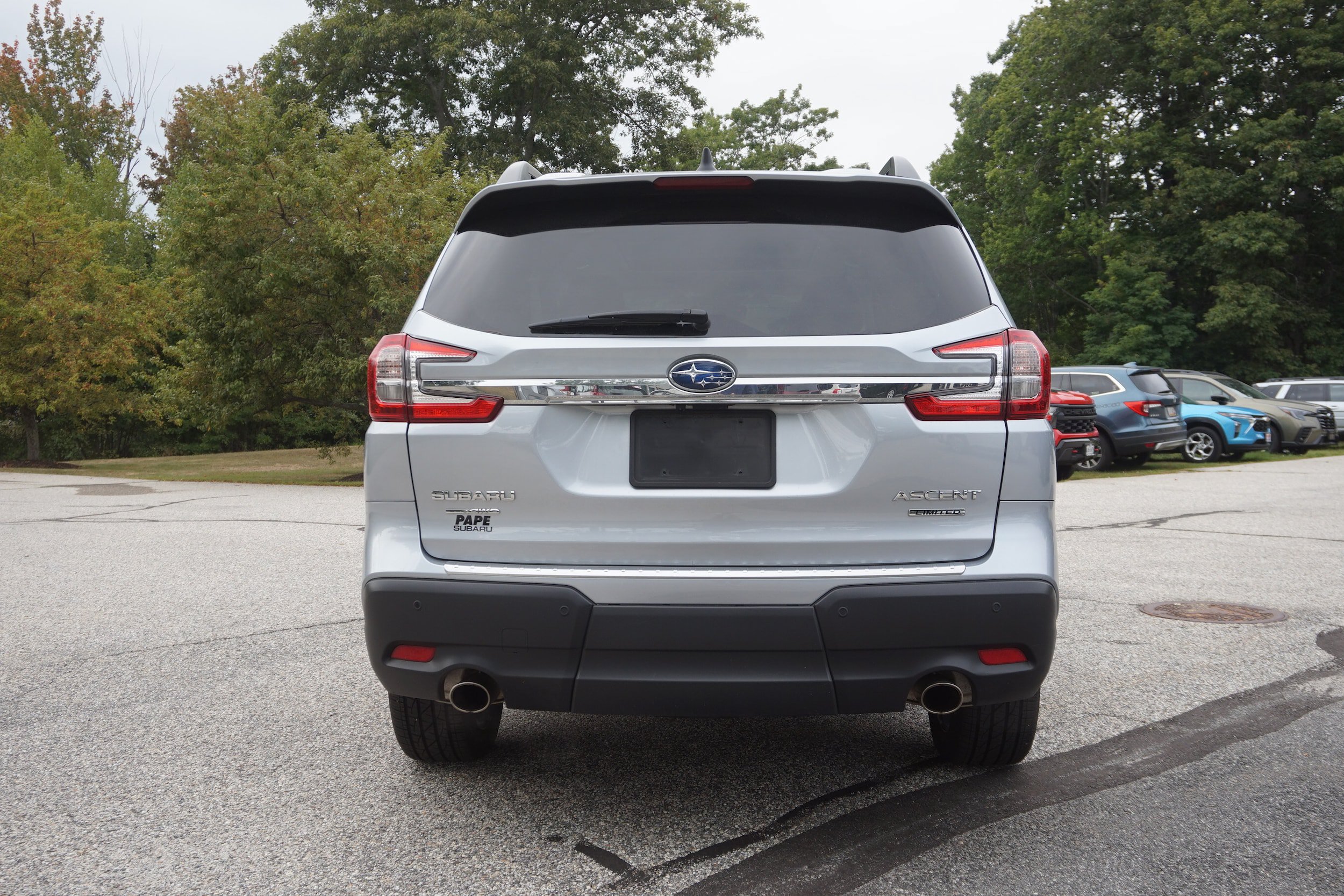 Used 2023 Subaru Ascent Limited w/ Technology Package AWD/4WD image 6
