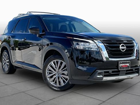 Used 2024 Nissan Pathfinder SL w/ SL Premium Package FWD image 3