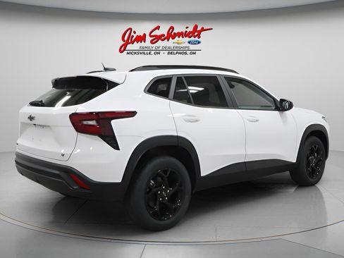 New 2026 Chevrolet Trax LT w/ Driver Confidence Package FWD image 6