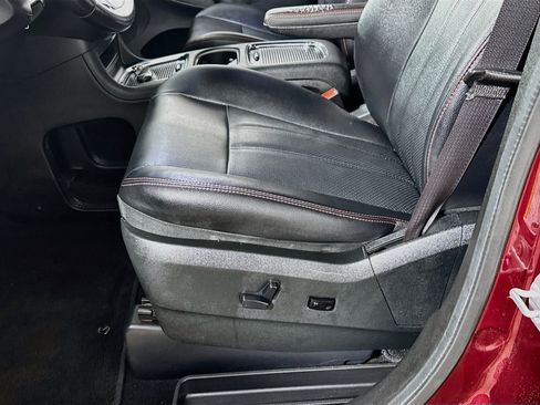 Used 2018 Dodge Grand Caravan GT FWD image 21