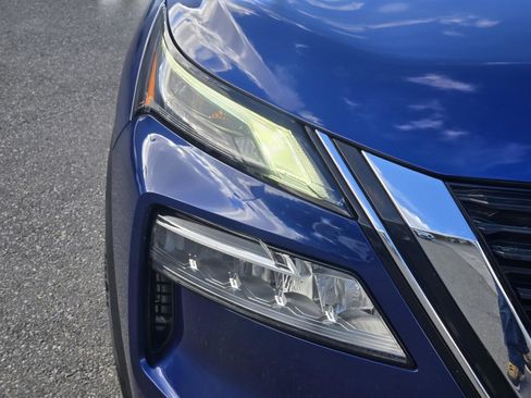 Used 2022 Nissan Rogue SL w/ SL Premium Package image 11