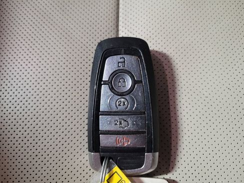 Used 2018 Ford Explorer Platinum image 32