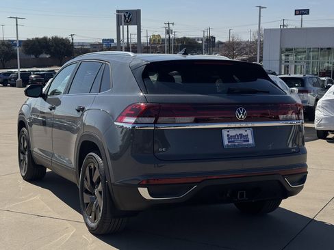 New 2026 Volkswagen Atlas Cross Sport SE FWD image 7