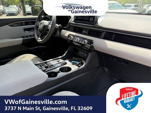 Used 2023 Honda Pilot LX image 12