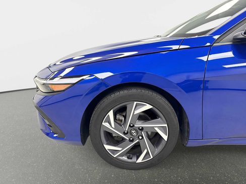 Used 2025 Hyundai Elantra Sport FWD image 18