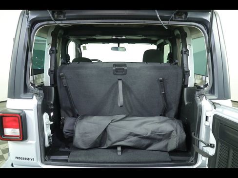 Used 2022 Jeep Wrangler Willys image 7