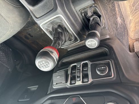 Used 2018 Jeep Wrangler Unlimited Sport S image 8