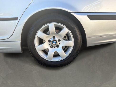 Used 2004 BMW 325i Wagon RWD image 21