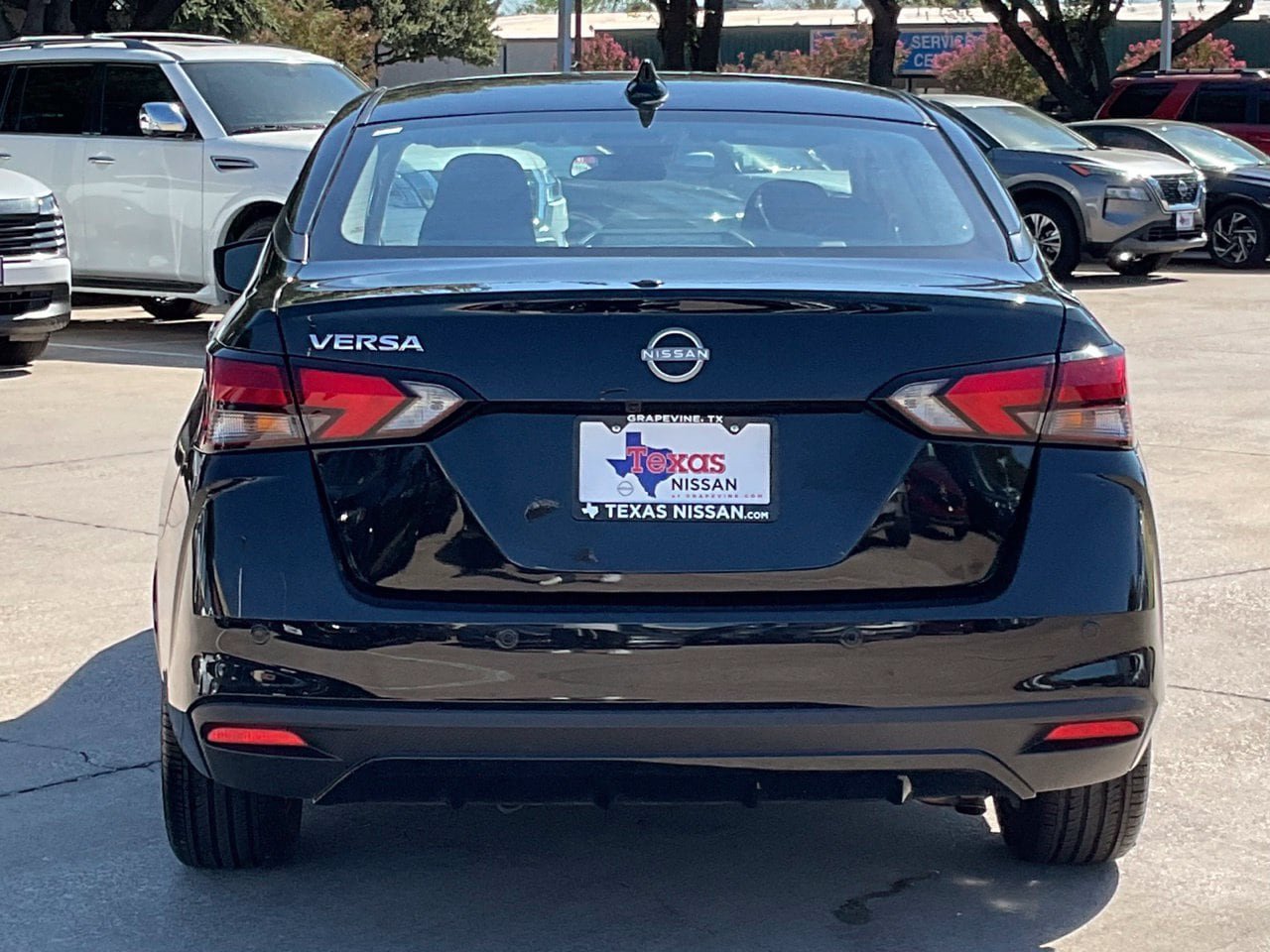 Used 2025 Nissan Versa SV FWD image 5