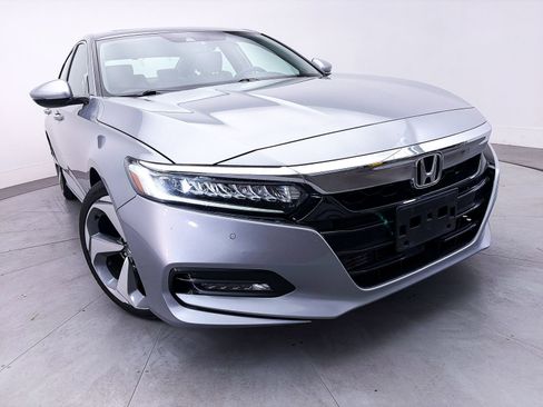 Used 2019 Honda Accord Touring image 3