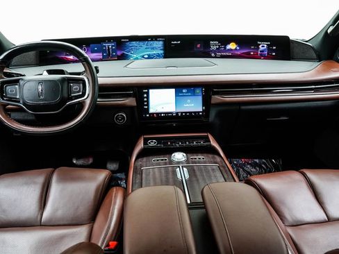 Used 2025 Lincoln Navigator Reserve image 26