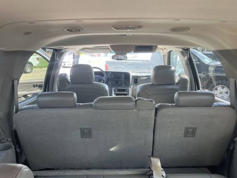 Used 2005 GMC Yukon XL SLT w/ SLT Preferred Equipment Group AWD/4WD image 15