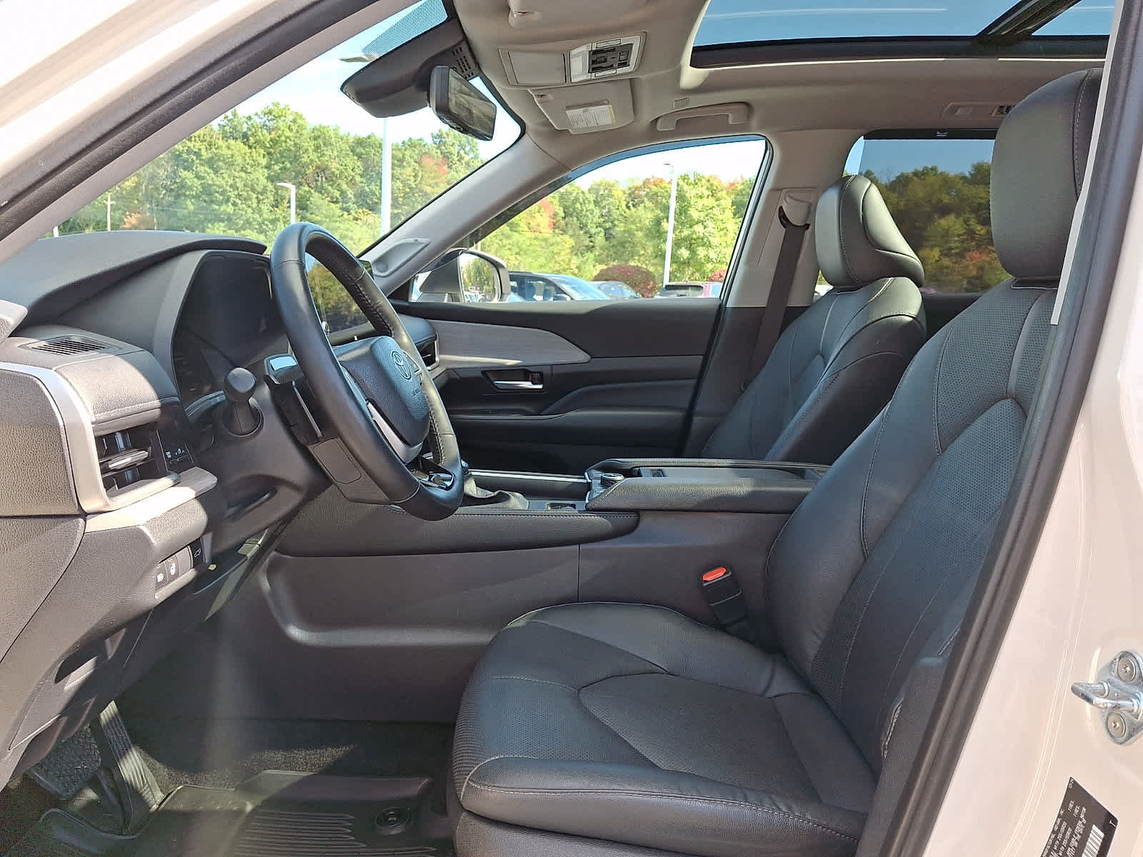Certified 2024 Toyota Grand Highlander AWD image 17