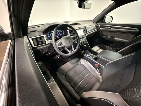 Used 2023 Volkswagen Atlas Cross Sport SEL Premium R-Line image 2
