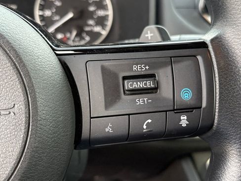 Used 2023 Nissan Rogue SV image 12