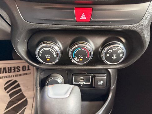 Used 2017 Jeep Renegade Sport w/ Power & Air Group AWD/4WD image 25
