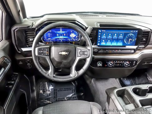 Used 2022 Chevrolet Silverado 1500 LT image 13