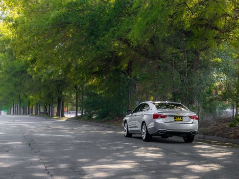 Used 2018 Chevrolet Impala Premier FWD image 38