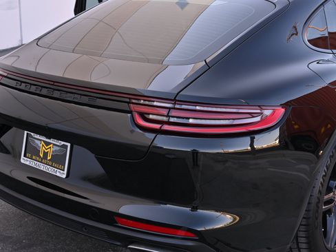Used 2018 Porsche Panamera 4 AWD/4WD image 39