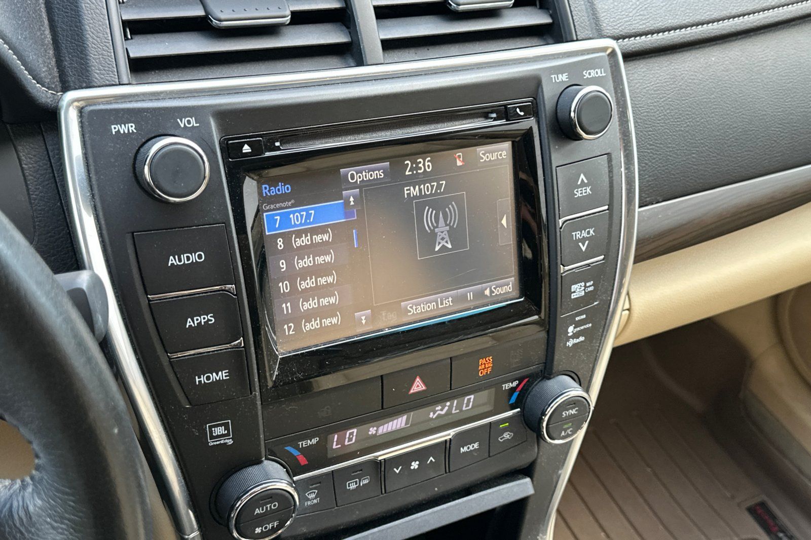 Used 2015 Toyota Camry XLE FWD image 25
