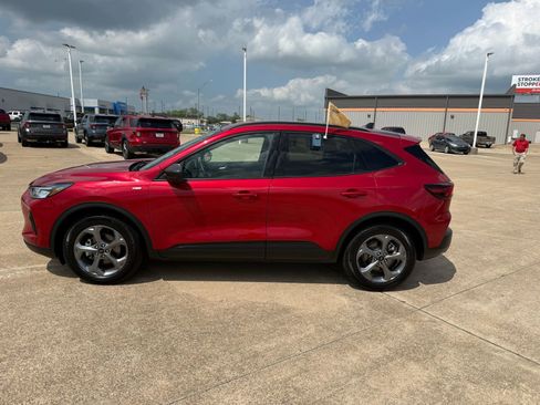 Certified 2025 Ford Escape ST-Line FWD image 8