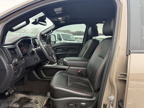 Used 2021 Nissan Titan PRO-4X w/ Pro-4x Convenience Package image 10