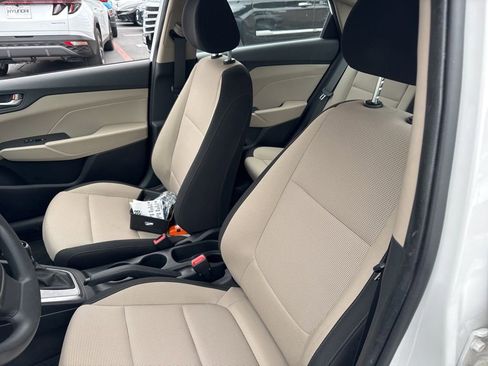 Used 2019 Hyundai Accent SE w/ Cargo Package FWD image 6
