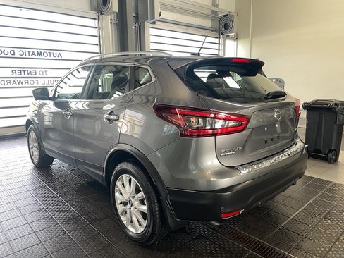 Used 2022 Nissan Rogue Sport SV w/ Technology Package image 18