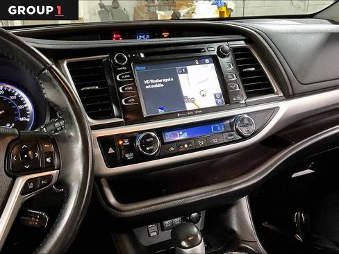 Used 2018 Toyota Highlander XLE image 6