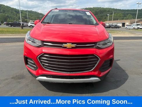Used 2020 Chevrolet Trax LT w/ LPO, Protection Package AWD/4WD image 2