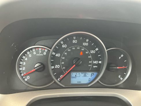 Used 2016 Toyota RAV4 LE AWD/4WD image 14