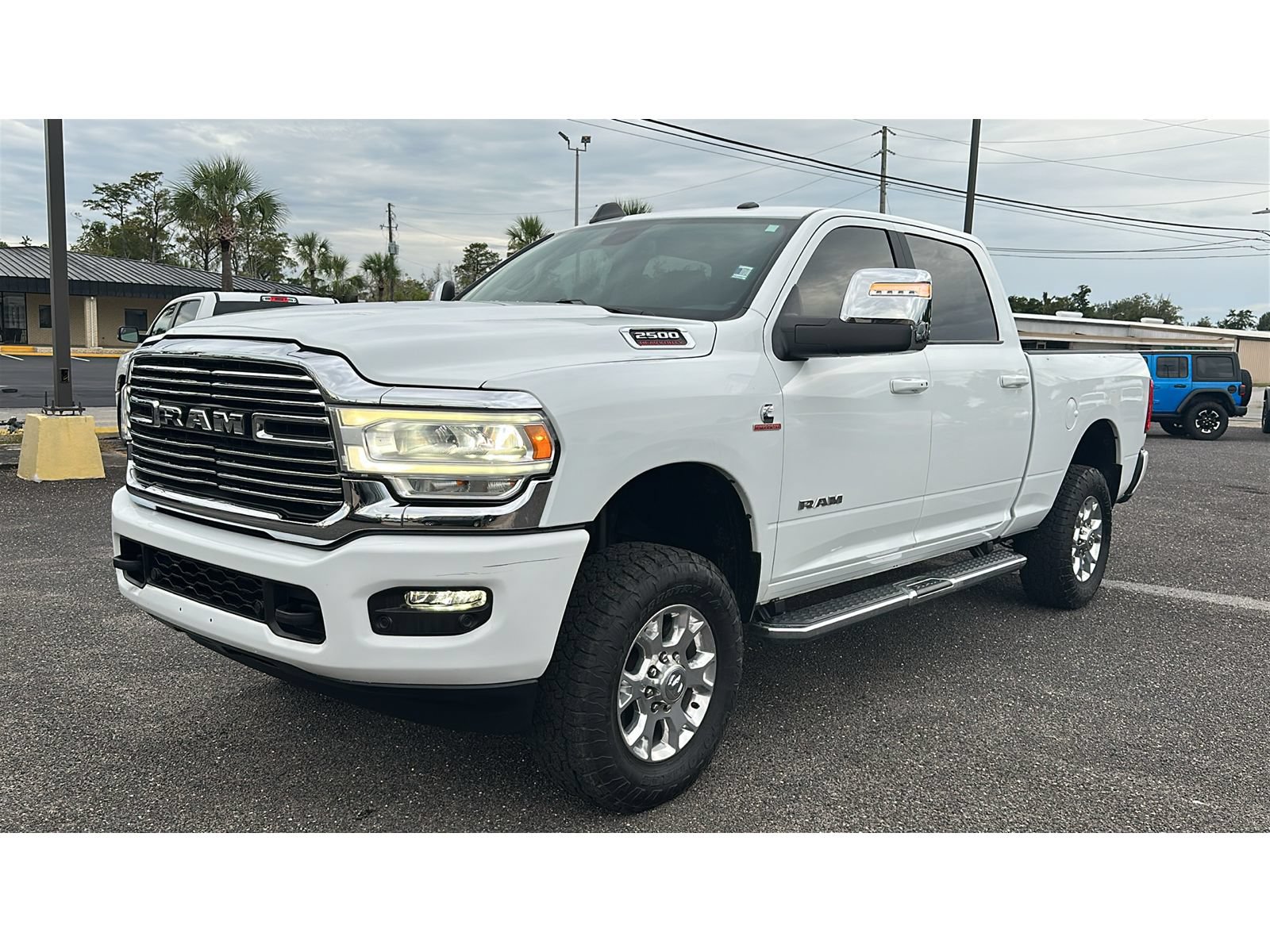 Used 2024 RAM 2500 Laramie AWD/4WD image 1