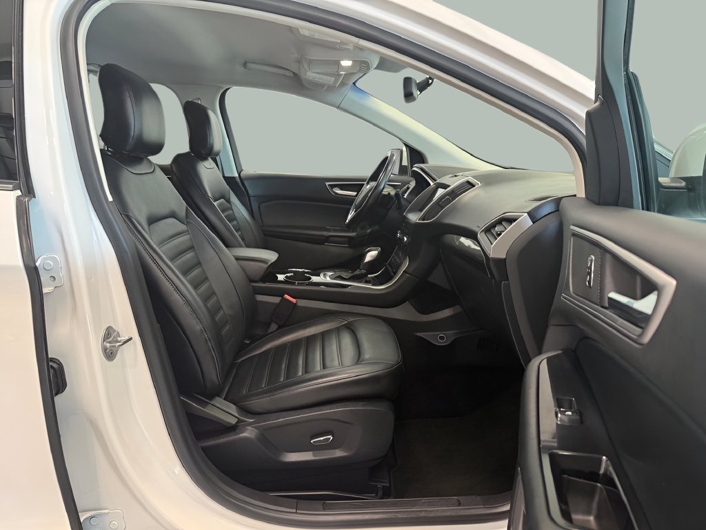Used 2016 Ford Edge SEL w/ Equipment Group 201A AWD/4WD image 30