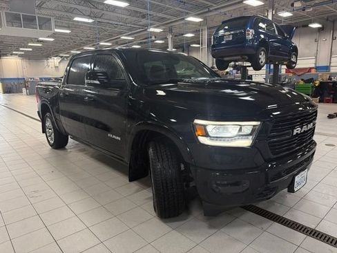 Used 2019 RAM 1500 Laramie AWD/4WD image 2