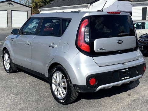 Used 2018 Kia Soul + FWD image 3